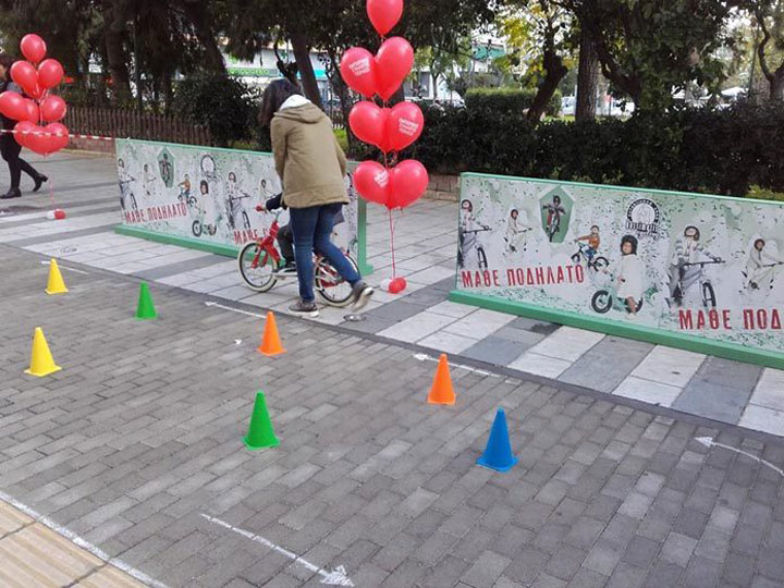 Μαθήματα ποδηλάτου για παιδιά στην πλατεία Αλεξάνδρας