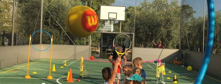 Mini Tennis για μικρά παιδιά στο κέντρο πολιτισμού Σταύρος Νιάρχος