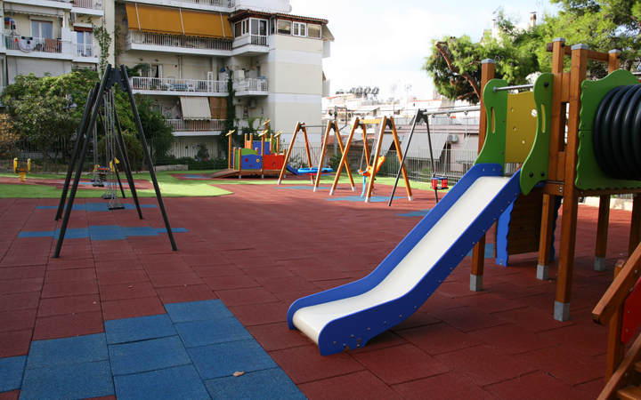 Πλήρης ανακατασκευή δύο παιδικών χαρών στην Καστέλλα και στην Καλλίπολη από τον Δήμο Πειραιά