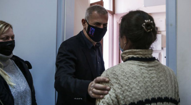 Πρόσφυγες  από την Ουκρανία  που φιλοξενούνται σε ΚΑΠΗ του Δήμου Πειραιά  επισκέφθηκε ο  Δήμαρχος  Γιάννης Μώραλης