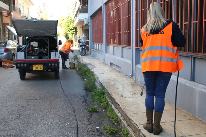 Επιχείρηση καθαριότητας στην Παλαιά Κοκκινιά από τον Δήμο Πειραιά