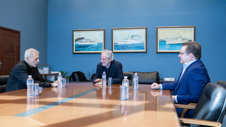 Συνάντηση Δημάρχου Πειραιά Γιάννη Μώραλη με τον Υπουργό Ναυτιλίας και Νησιωτικής Πολιτικής Χρήστο Στυλιανίδη και τον Υφυπουργό Γιάννη Παππά