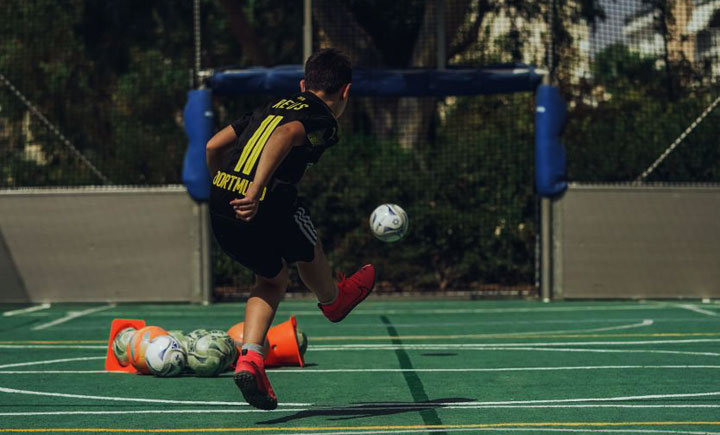 Αθλητικές δράσεις «Football Skills» για παιδιά στο κέντρο πολιτισμού Σταύρος Νιάρχος