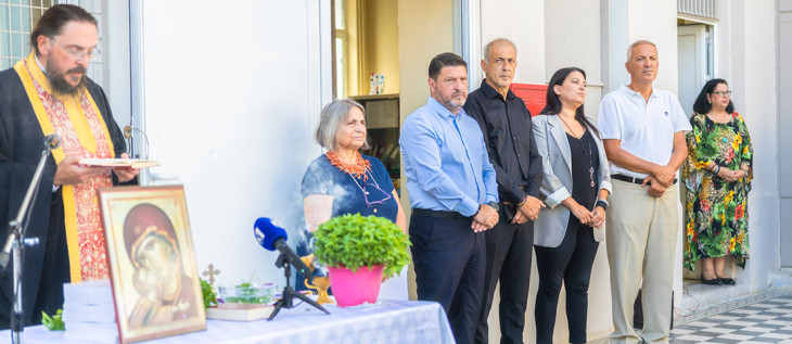 Ο Δήμαρχος Πειραιά Γιάννης Μώραλης  στον αγιασμό σε σχολεία της πόλης